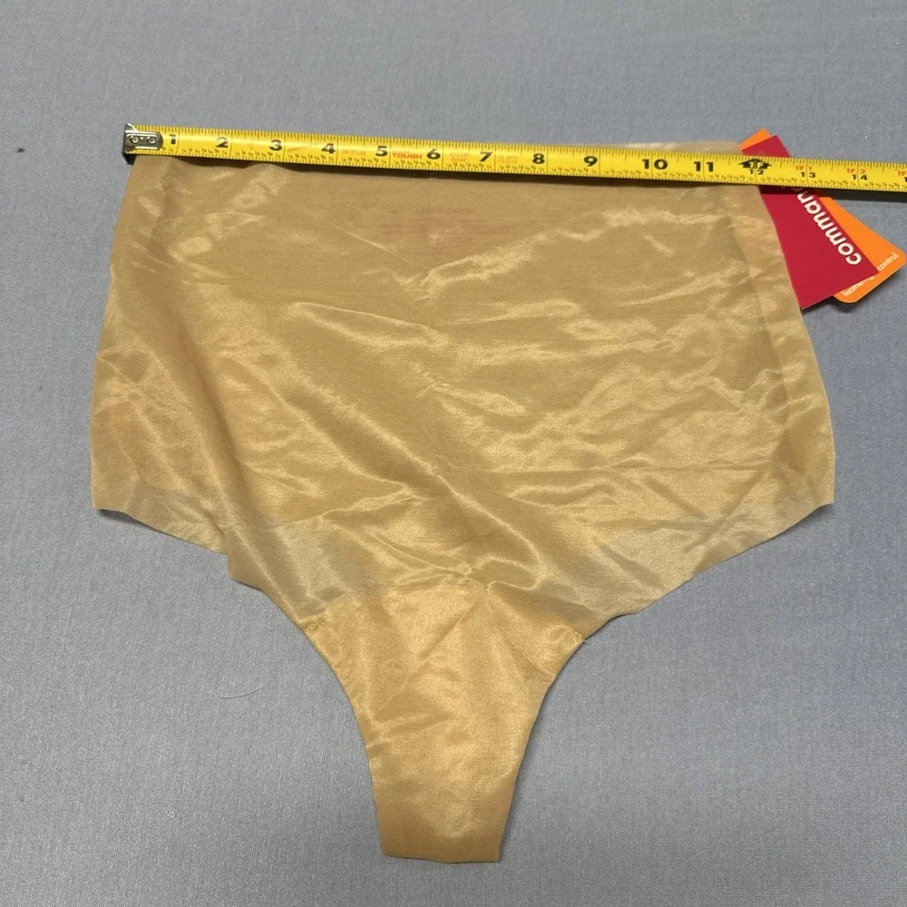 Commando Women Size Medium‎ Featherlight Control Thong Beige Nylon Elastane